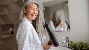 Bien se sécher les cheveux au sèche-cheveux
